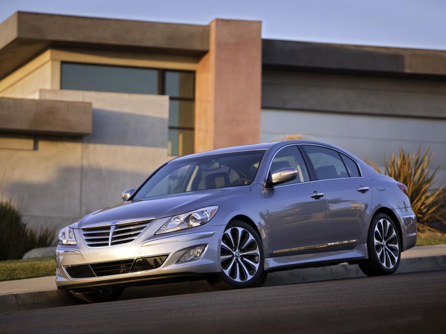  Hyundai Genesis R-Spec 2011 года  (фото 10 из 21)
